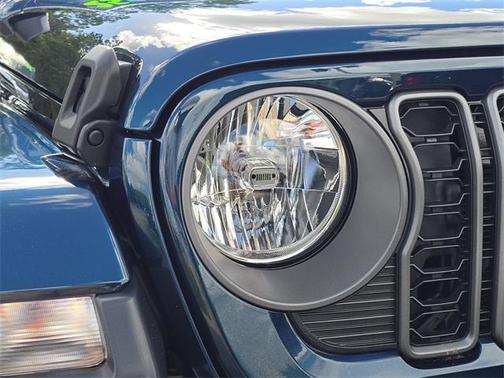 2025 Jeep Gladiator Nighthawk