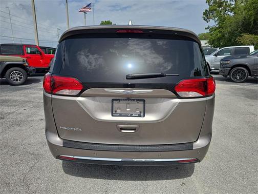 2018 Chrysler Pacifica Touring Plus