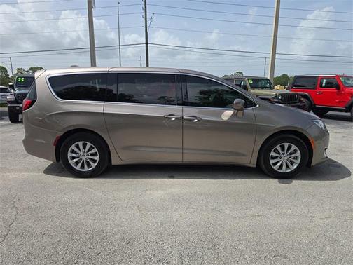 2018 Chrysler Pacifica Touring Plus