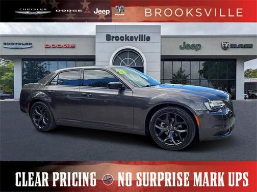 2022 Chrysler 300 Touring