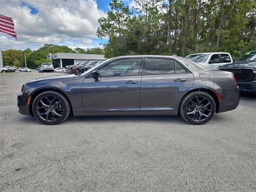 2022 Chrysler 300 Touring