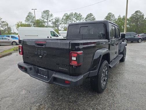 Black Clearcoat 2026 Jeep Gladiator Sport