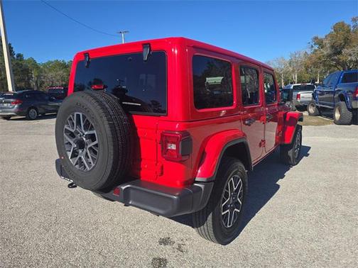 2025 Jeep Wrangler 4-Door Sahara 4x4