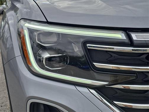 2025 Volkswagen Atlas 2.0T SE w/Technology 4MOTION