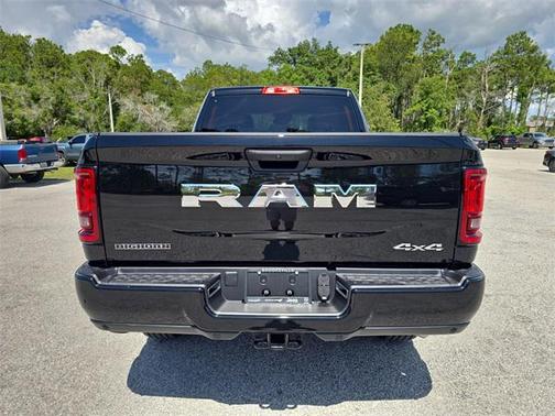 2025 RAM 2500 Big Horn Crew Cab 4x4 6'4' Box
