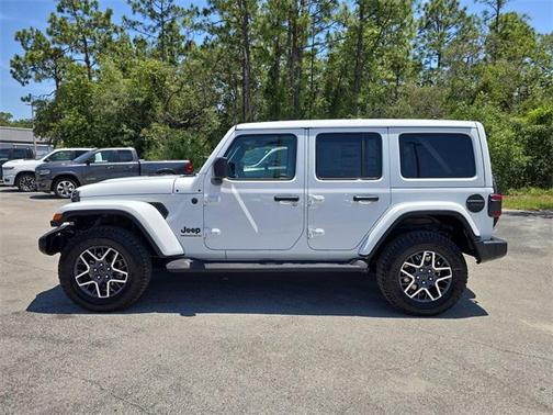 2025 Jeep Wrangler 4-Door Sahara 4x4