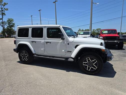 2025 Jeep Wrangler 4-Door Sahara 4x4