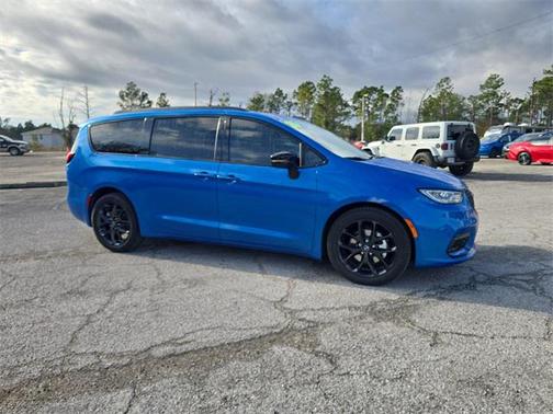 2026 Chrysler Pacifica L