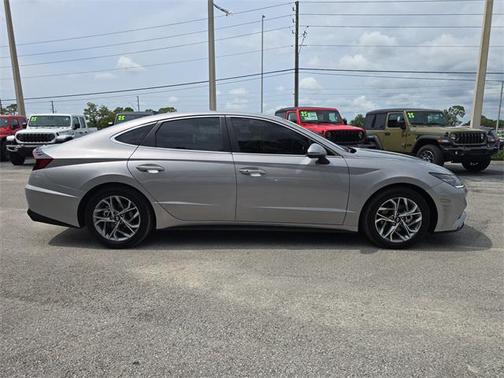 2023 Hyundai SONATA SEL