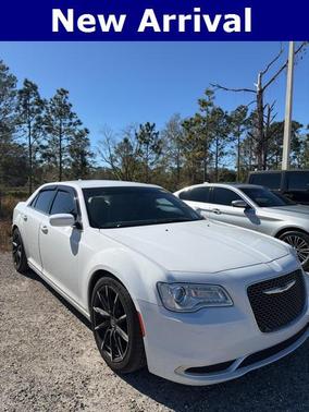 2018 Chrysler 300 Touring