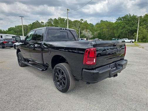 2025 RAM 2500 Big Horn Crew Cab 4x4 6'4' Box