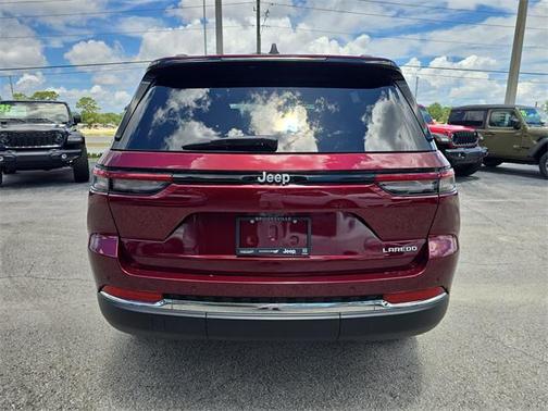 2025 Jeep Grand Cherokee Laredo