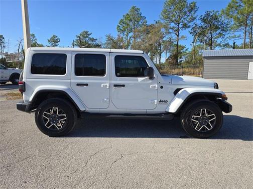 2026 Jeep Wrangler 4-Door Sahara 4x4