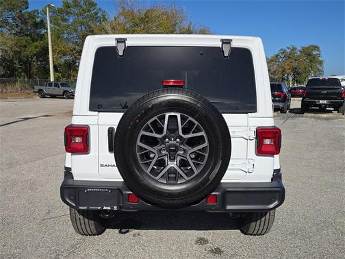 2026 Jeep Wrangler 4-Door Sahara 4x4