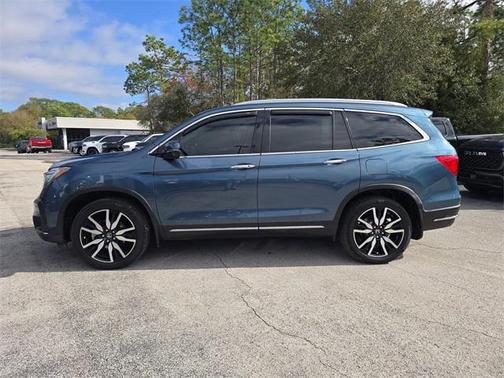 2022 Honda Pilot Touring 8-Passenger