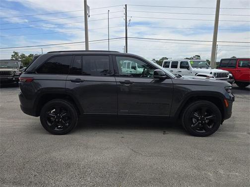 2025 Jeep Grand Cherokee Altitude