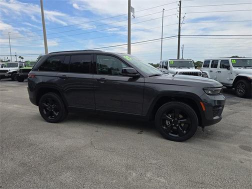 2025 Jeep Grand Cherokee Altitude