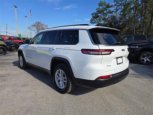 2023 Jeep Grand Cherokee L Laredo