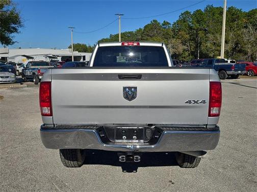 2018 RAM 2500 Tradesman Crew Cab 4x4 8' Box