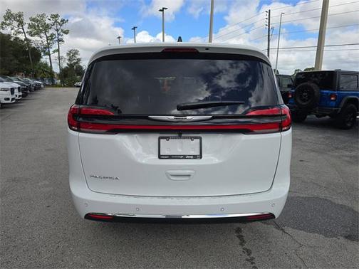 2026 Chrysler Pacifica L