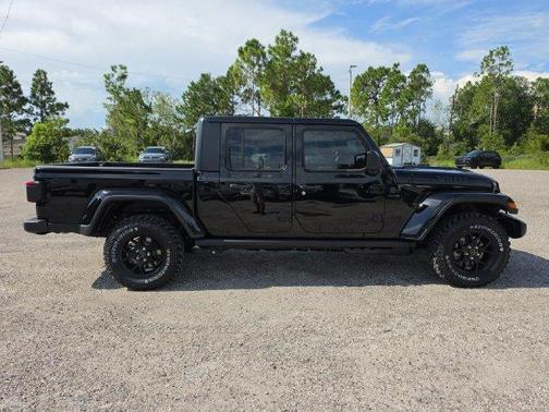 Black Clearcoat 2026 Jeep Gladiator Sport