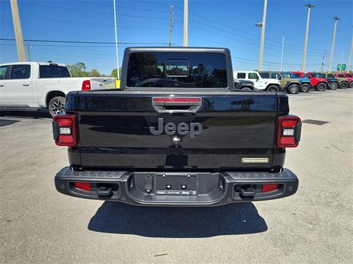 2021 Jeep Gladiator Freedom 4x4