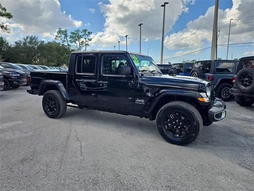 2023 Jeep Gladiator Overland