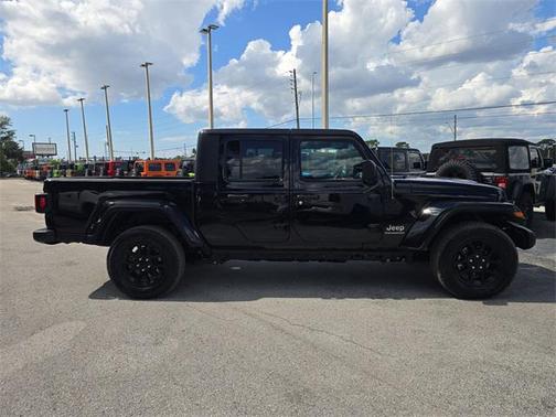 2023 Jeep Gladiator Overland