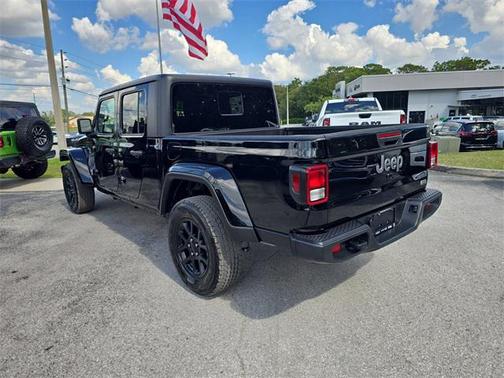 2023 Jeep Gladiator Overland