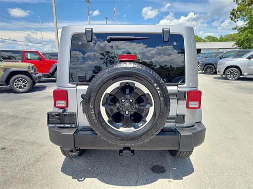 2014 Jeep Wrangler Unlimited Polar Edition