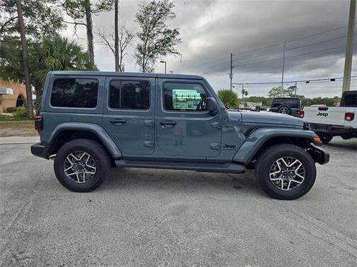 2026 Jeep Wrangler 4-Door Sahara 4x4