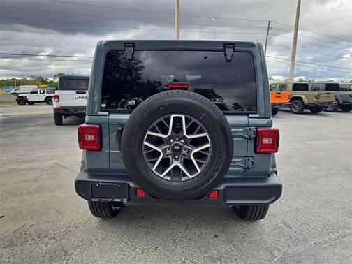 2026 Jeep Wrangler 4-Door Sahara 4x4