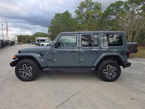 2026 Jeep Wrangler 4-Door Sahara 4x4