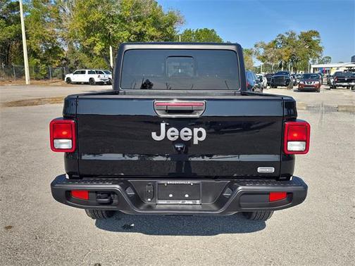 2023 Jeep Gladiator Overland