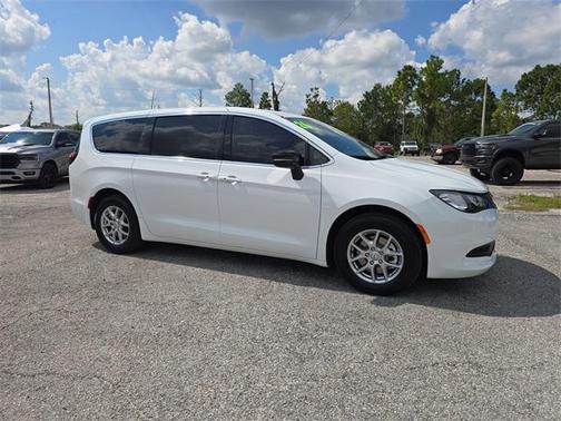 2026 Chrysler Voyager LX