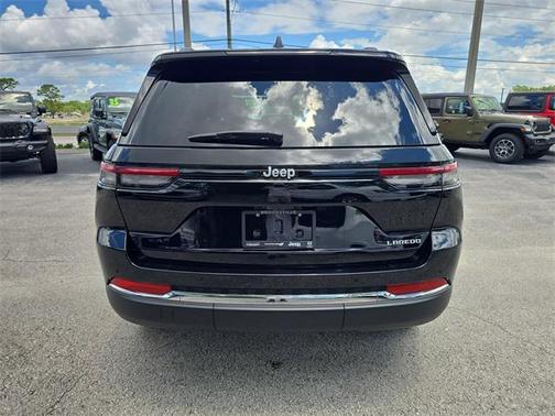 2025 Jeep Grand Cherokee Laredo