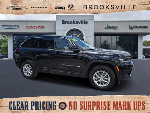 2025 Jeep Grand Cherokee Laredo