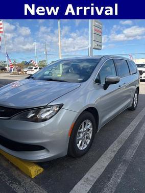 2023 Chrysler Voyager LX
