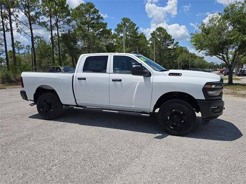 2025 RAM 3500 Tradesman Crew Cab 4x4 6'4' Box
