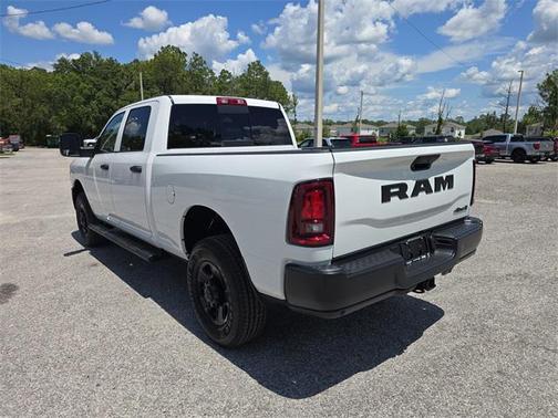 2025 RAM 3500 Tradesman Crew Cab 4x4 6'4' Box