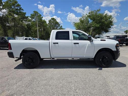 2025 RAM 3500 Tradesman Crew Cab 4x4 6'4' Box