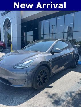 2022 Tesla Model Y Long Range Dual Motor All-Wheel Drive
