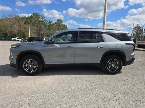 2024 Chevrolet Traverse LT