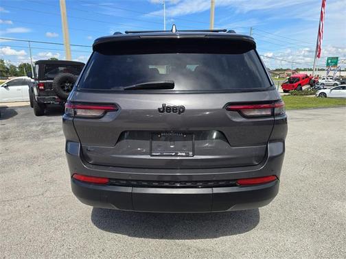 2022 Jeep Grand Cherokee L Altitude