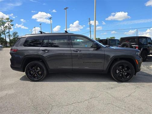 2022 Jeep Grand Cherokee L Altitude
