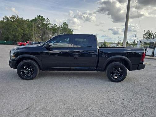 2024 RAM 1500 Classic Warlock Crew Cab 4x4 5'7' Box