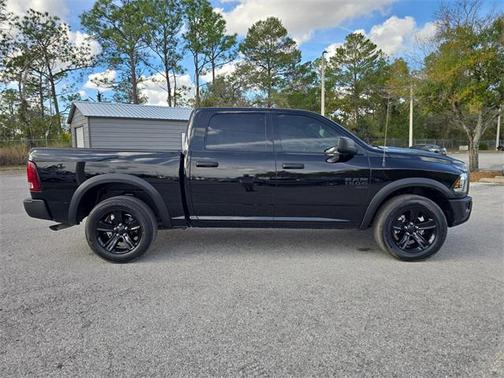 2024 RAM 1500 Classic Warlock Crew Cab 4x4 5'7' Box