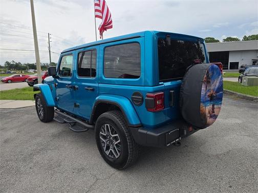 2024 Jeep Wrangler 4-Door Sahara 4x4