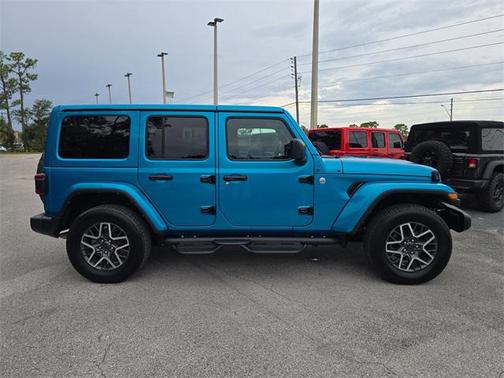 2024 Jeep Wrangler 4-Door Sahara 4x4