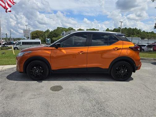 2023 Nissan Kicks SV